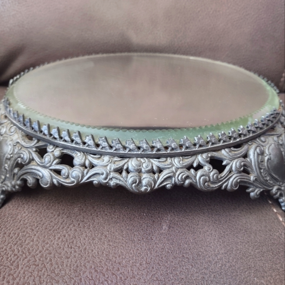 (1895) Biggins& Rodgers plateau mirror with quadruple silver plated stand (heavy